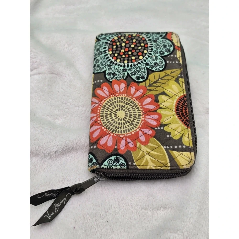 Vera Bradley Flower‎ Shower Wallet Zip Around Multicolor Floral Quilted Used